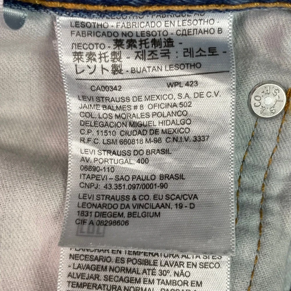 Levi 501 Jeans Mens 40x28 Blue Straight Leg Denim Light Wash Classic Casual